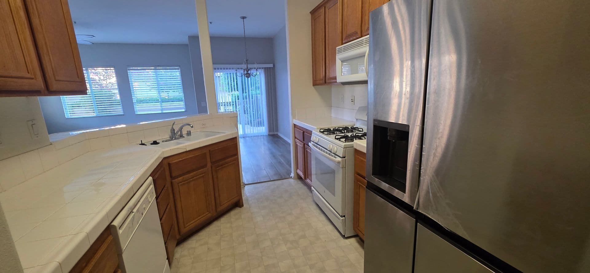 Newbury Park Townhome: 1372 Ashton Park Ln