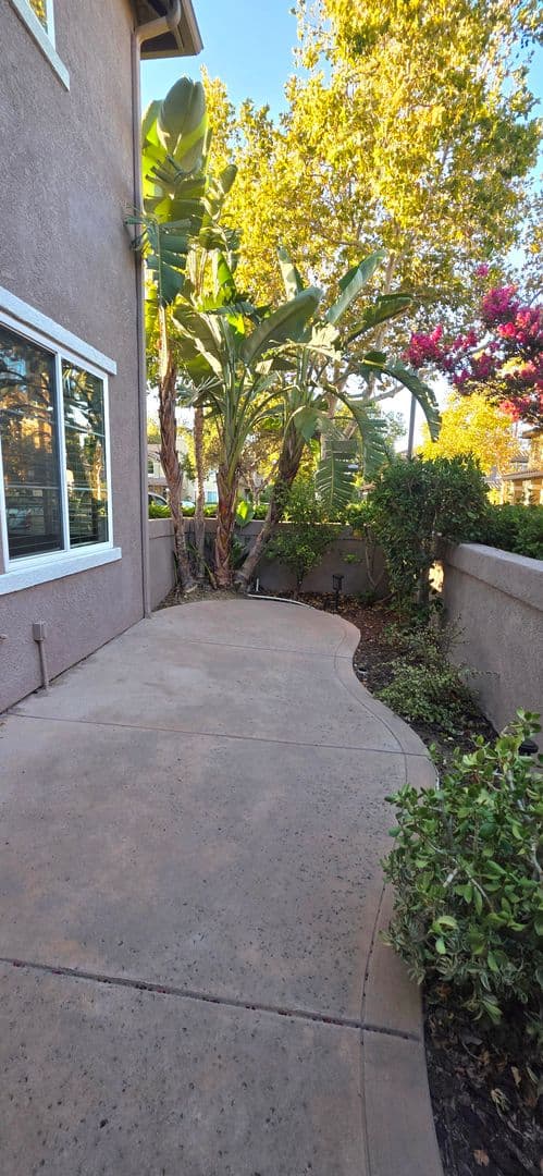 Newbury Park Townhome: 1372 Ashton Park Ln