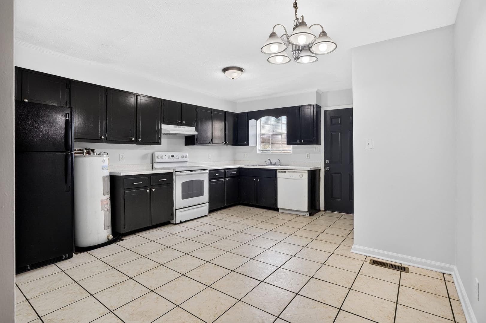 Cleveland Apartment: 3620 N Ocoee St