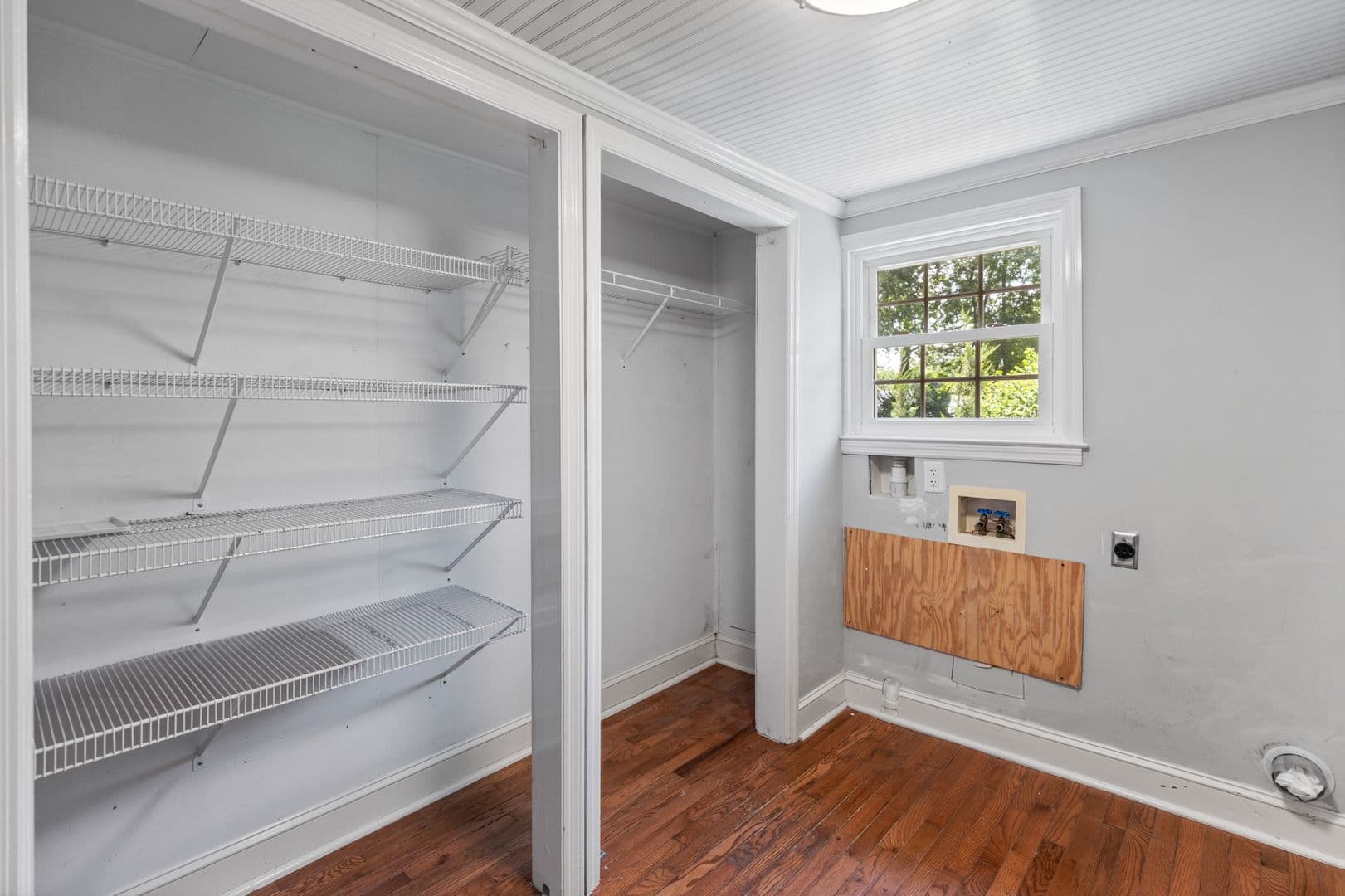 Cleveland House: 253 15th St Nw
