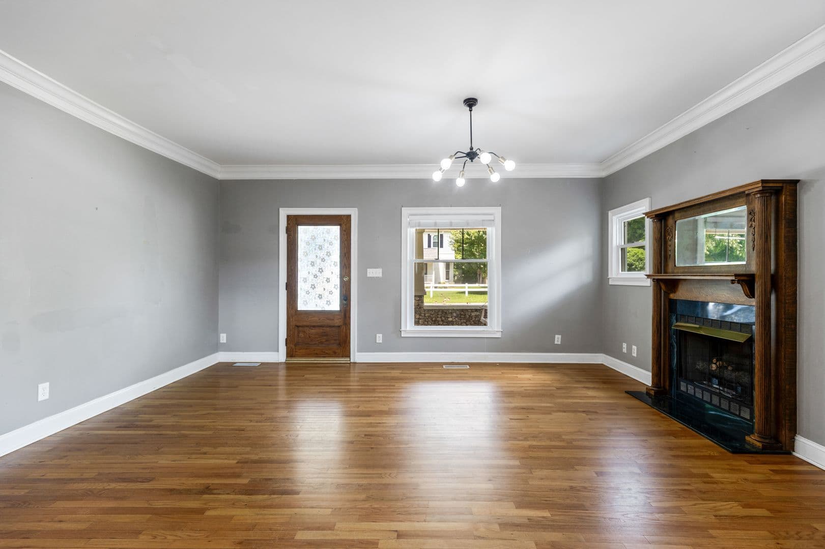 Cleveland House: 253 15th St Nw