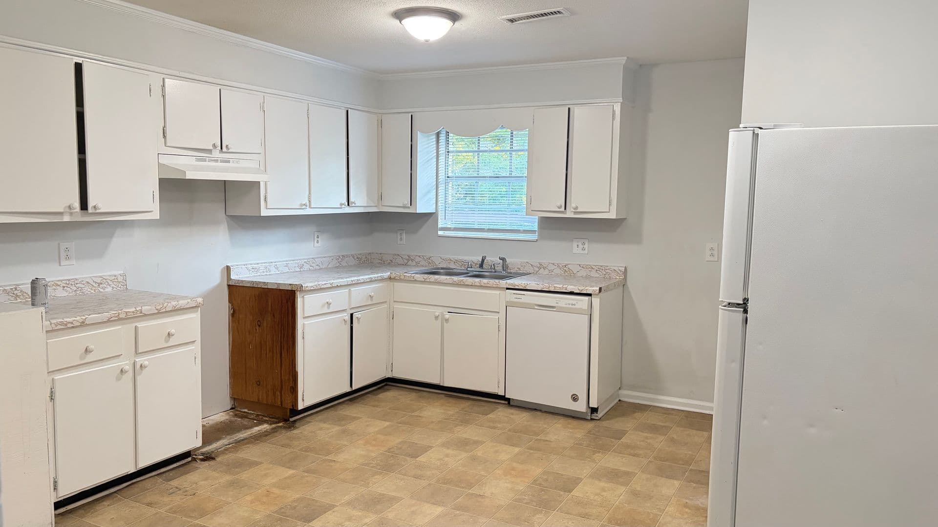 Cleveland Apartment: 3620 N Ocoee St