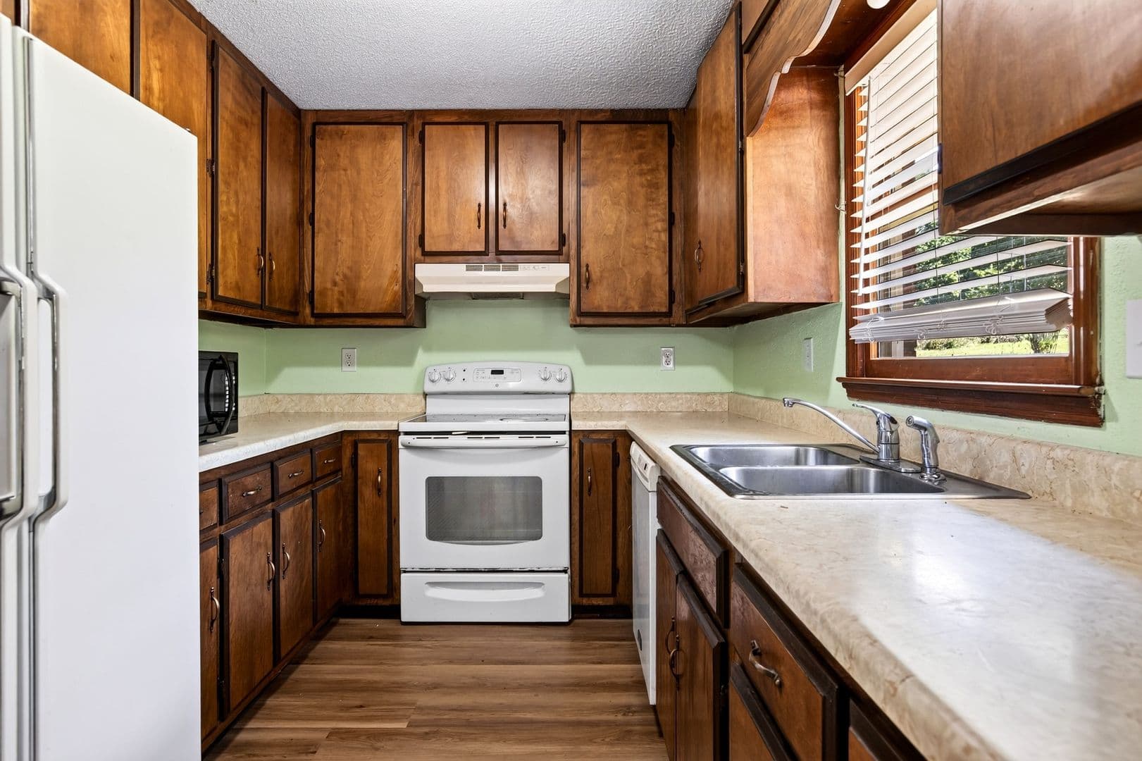 Cleveland House: 661 Brooklawn Trail