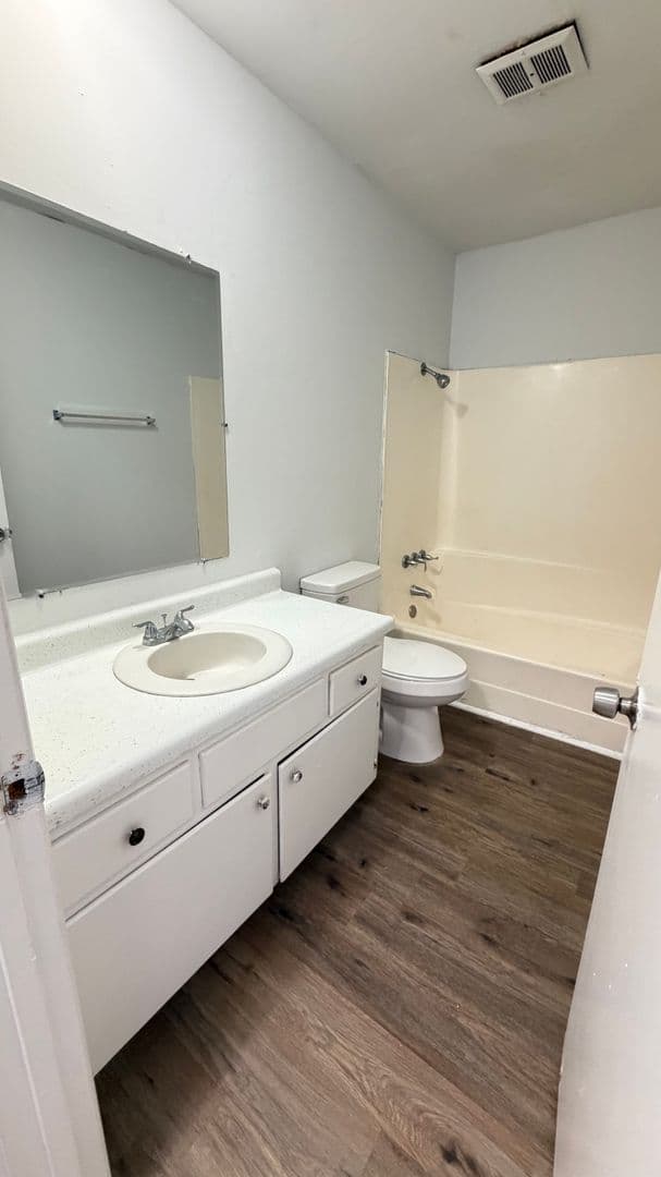Cleveland Apartment: 3620 N Ocoee St