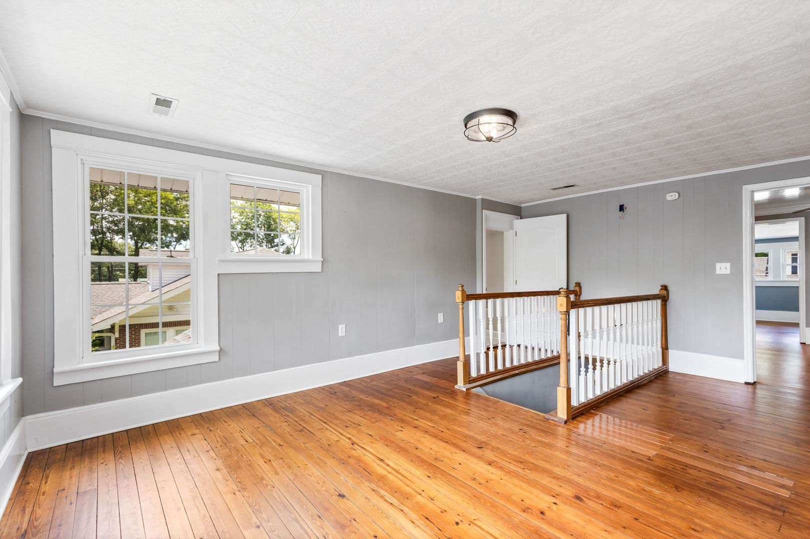 Cleveland House: 253 15th St Nw