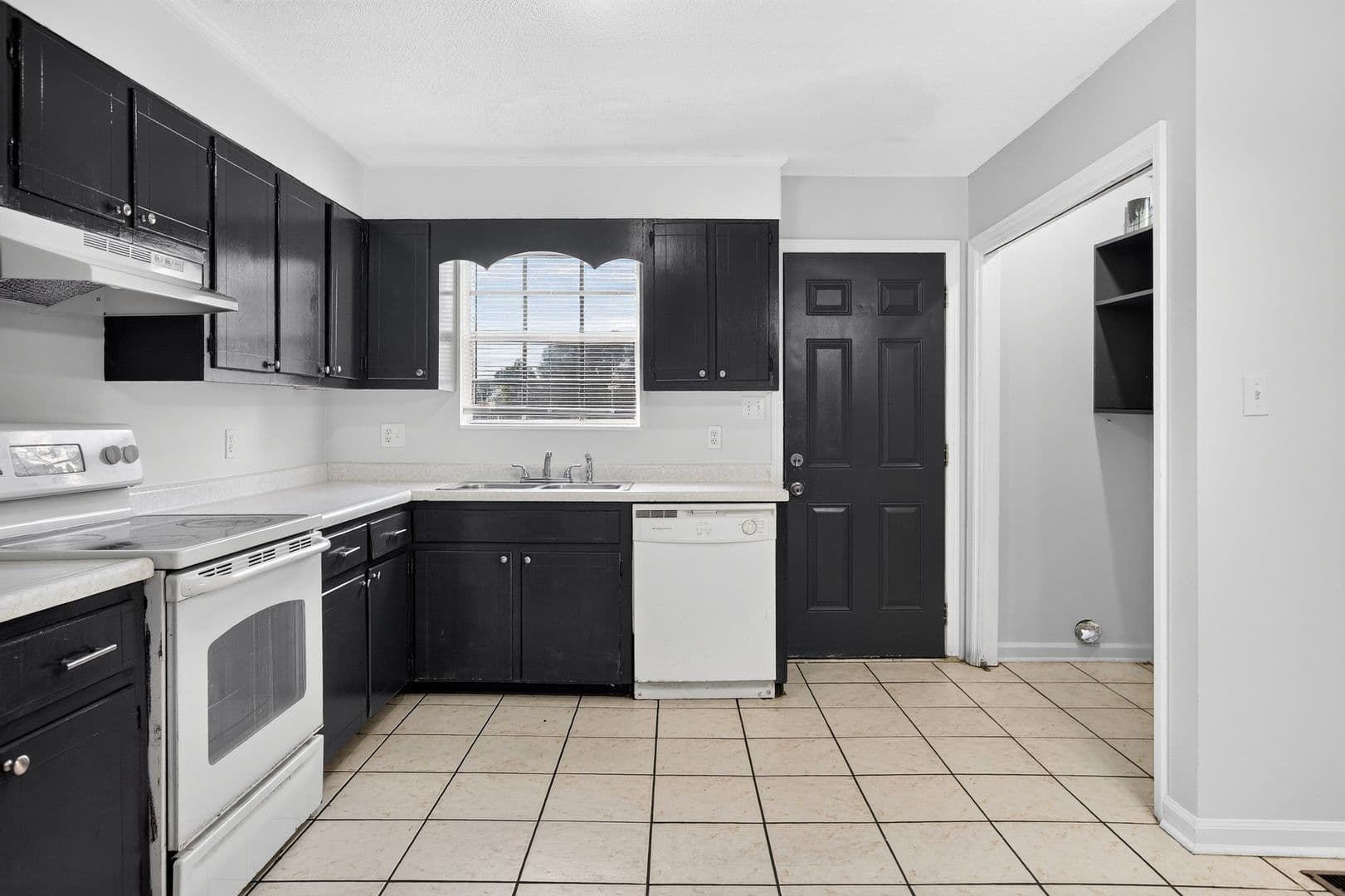 Cleveland Apartment: 3620 N Ocoee St