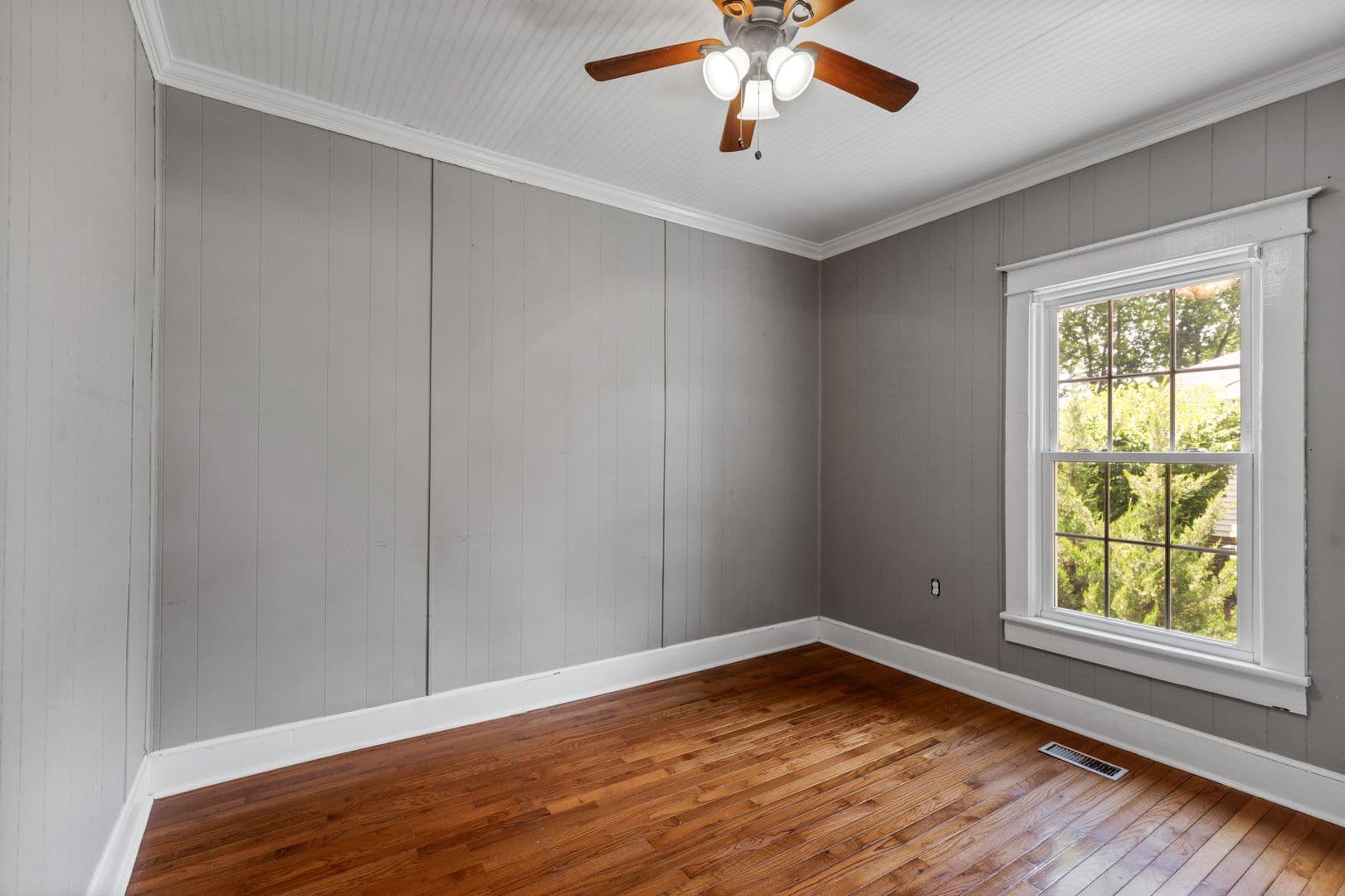 Cleveland House: 253 15th St Nw