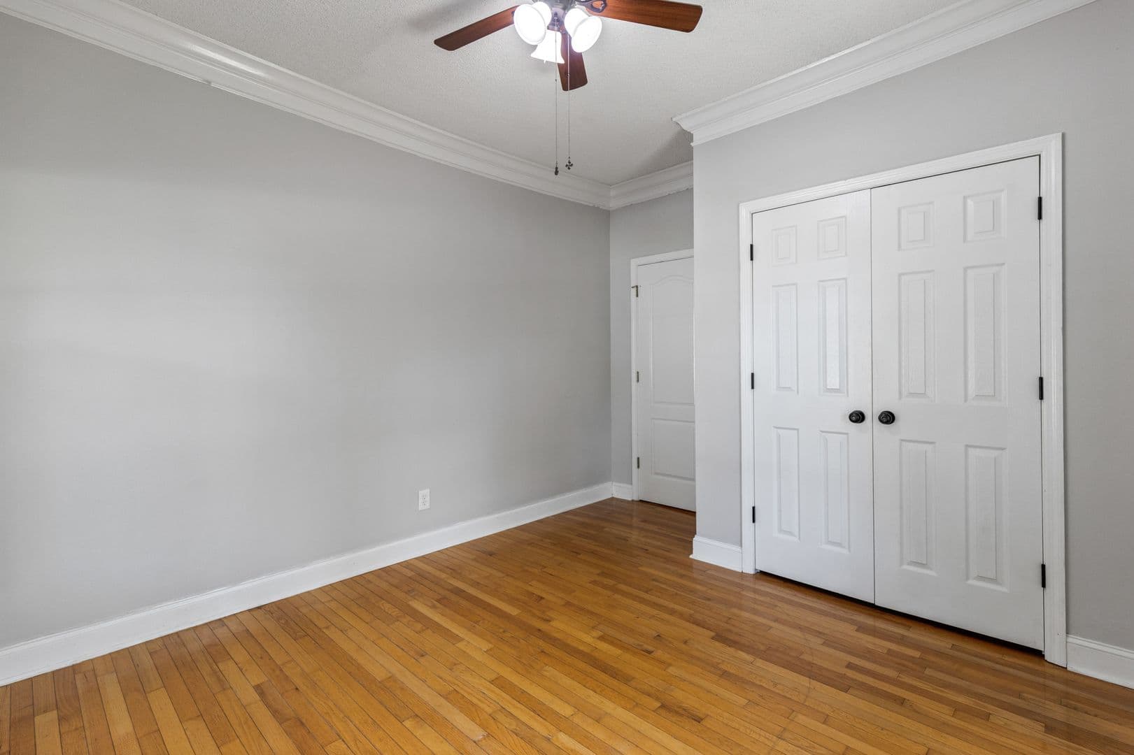 Cleveland House: 253 15th St Nw