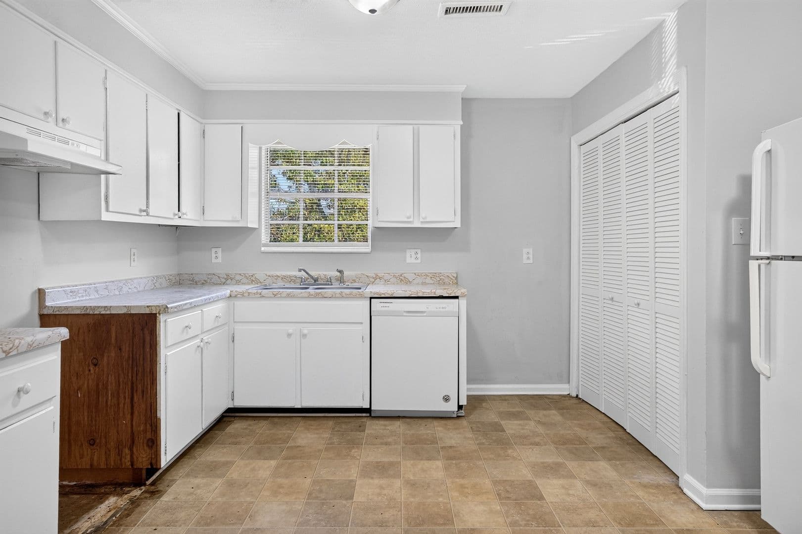 Cleveland Apartment: 3620 N Ocoee St