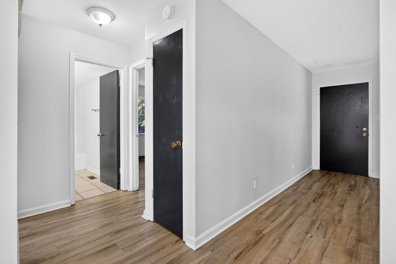 Cleveland Apartment: 3620 N Ocoee St