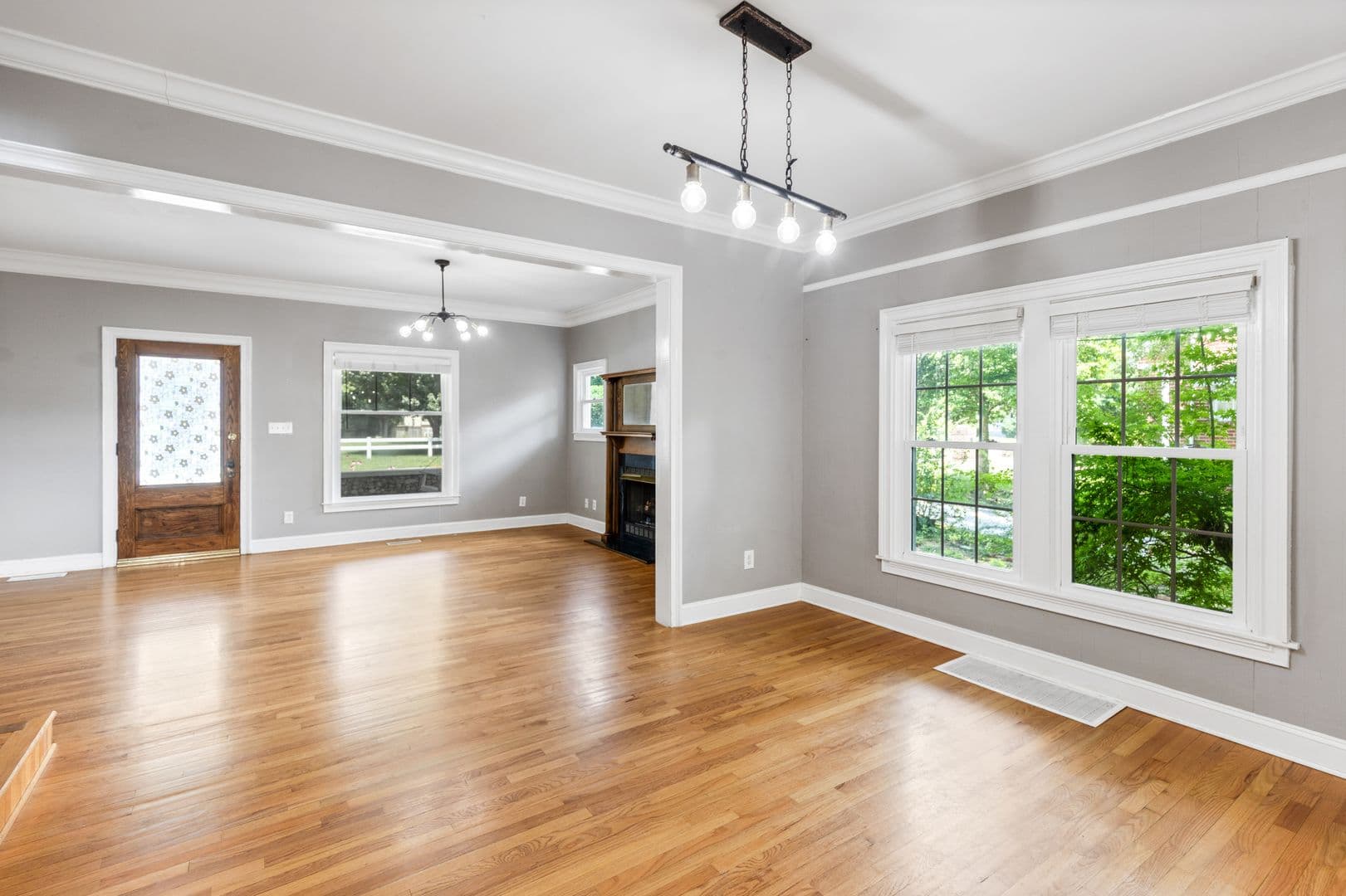 Cleveland House: 253 15th St Nw
