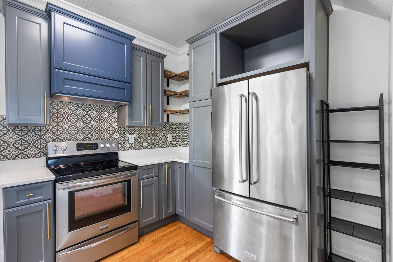 Cleveland House: 253 15th St Nw