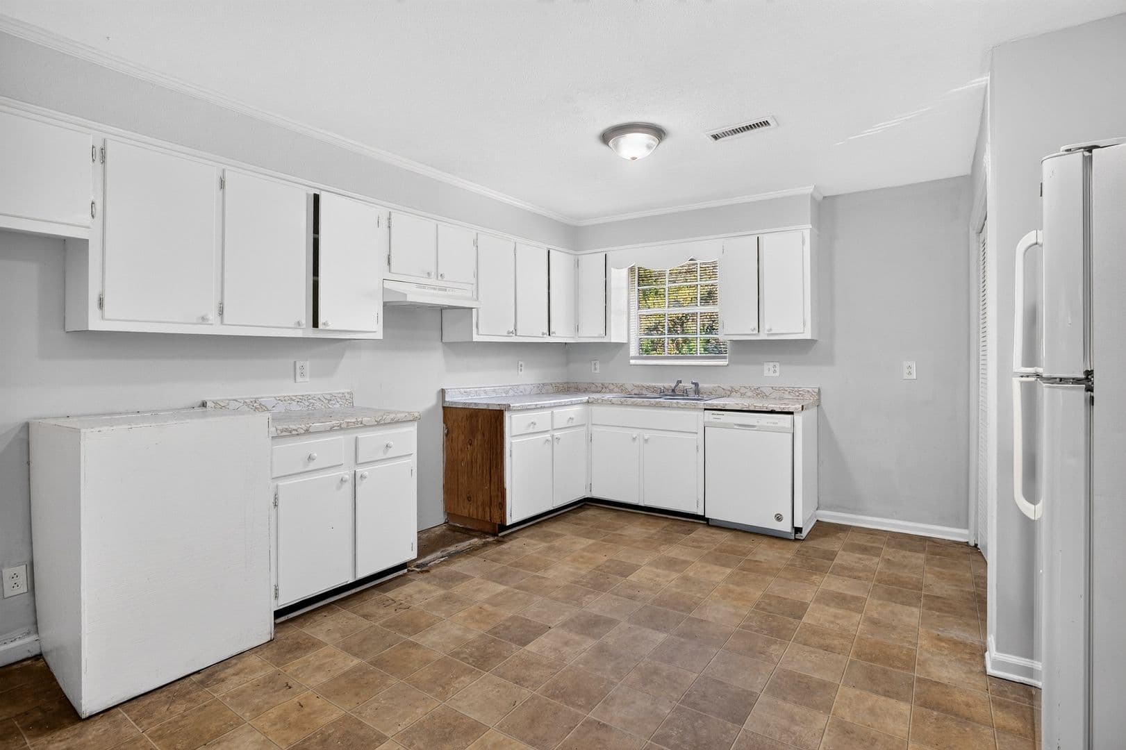 Cleveland Apartment: 3620 N Ocoee St