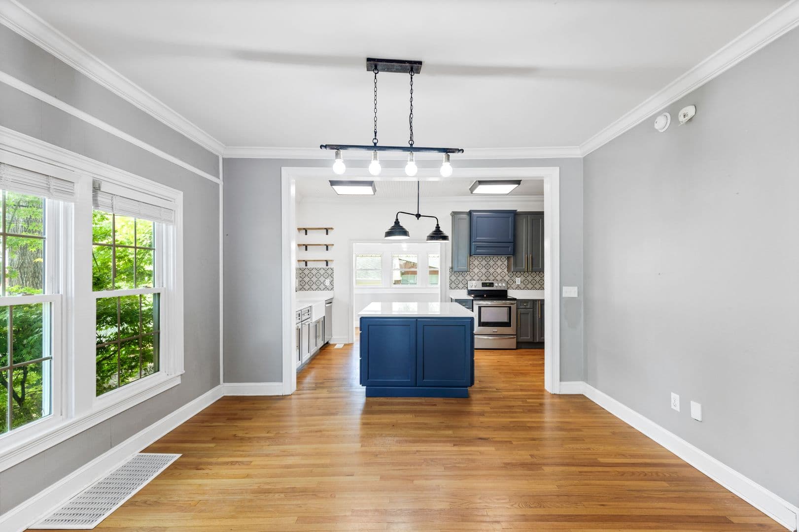 Cleveland House: 253 15th St Nw