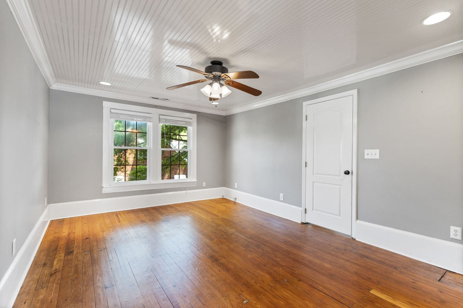 Cleveland House: 253 15th St Nw