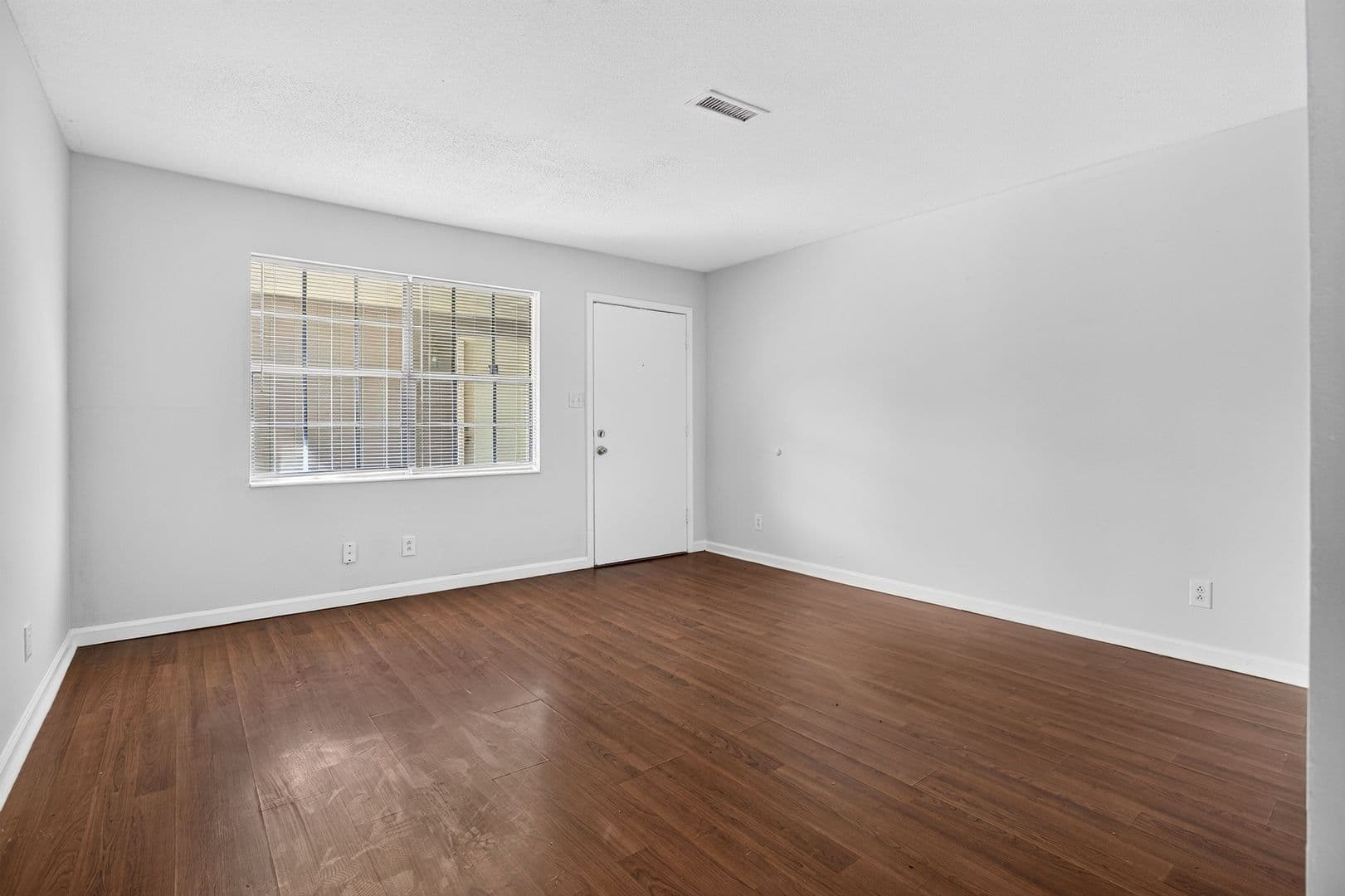 Cleveland Apartment: 3620 N Ocoee St