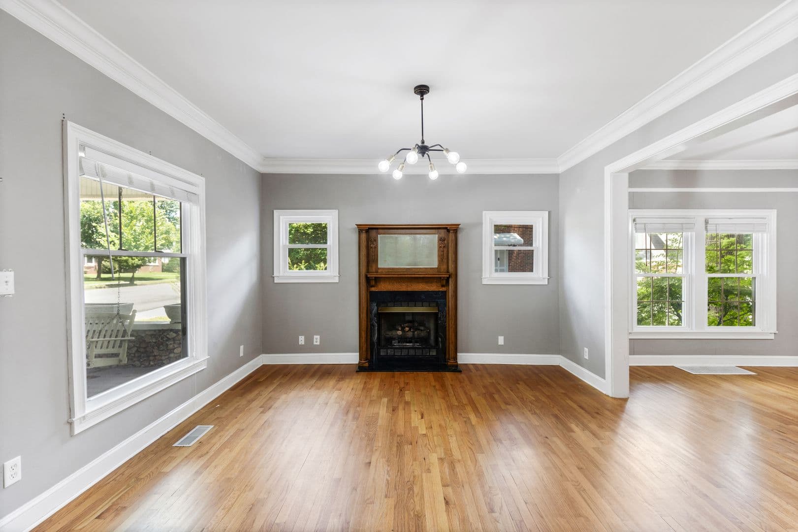 Cleveland House: 253 15th St Nw