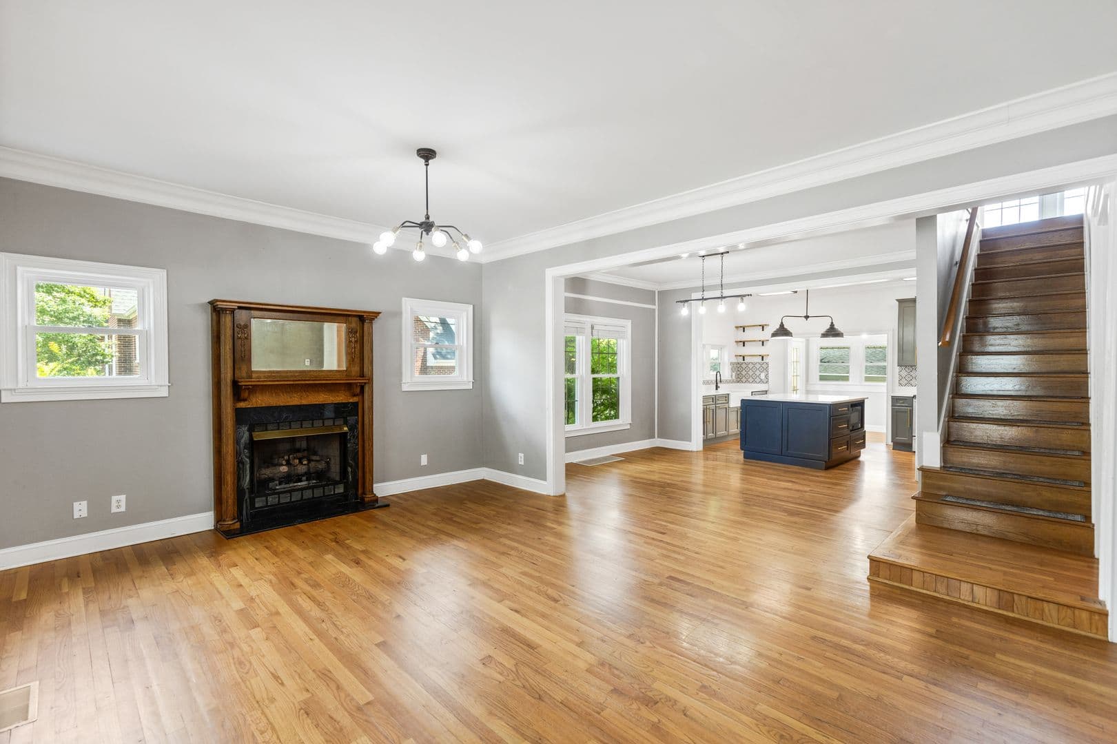 Cleveland House: 253 15th St Nw