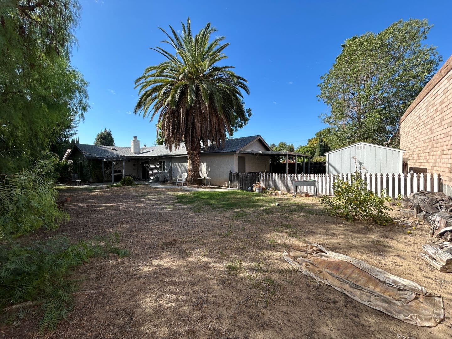 Orange House: 2050 E Walnut Avenue