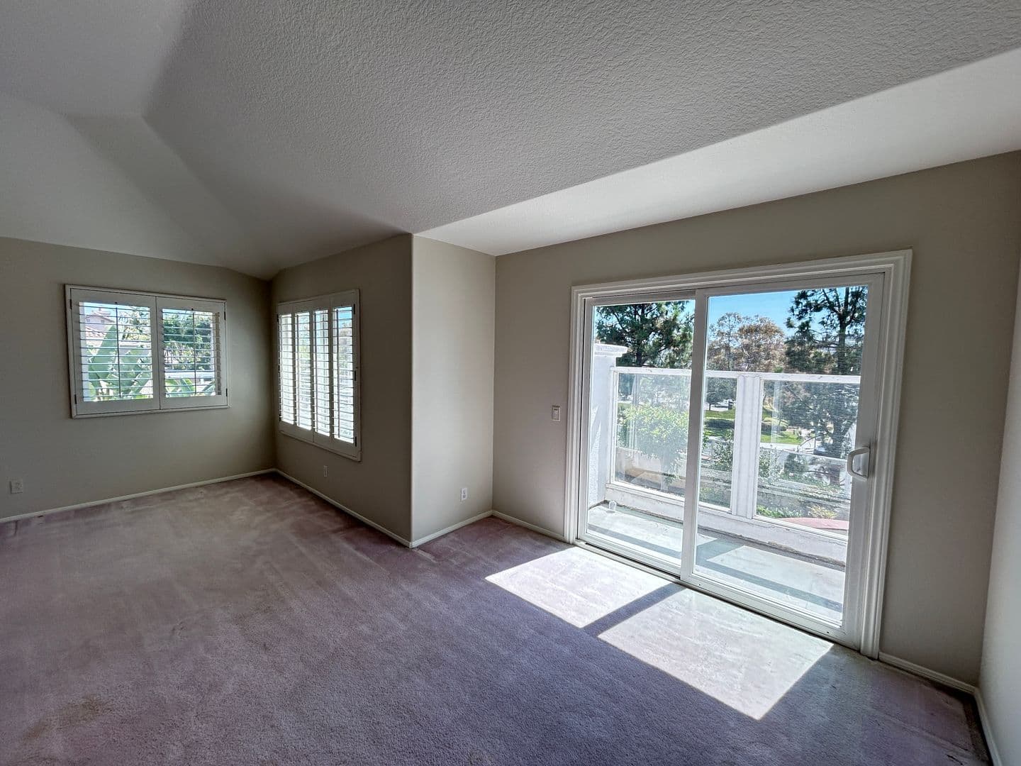 Orange House: 8132 E Hillsdale Drive