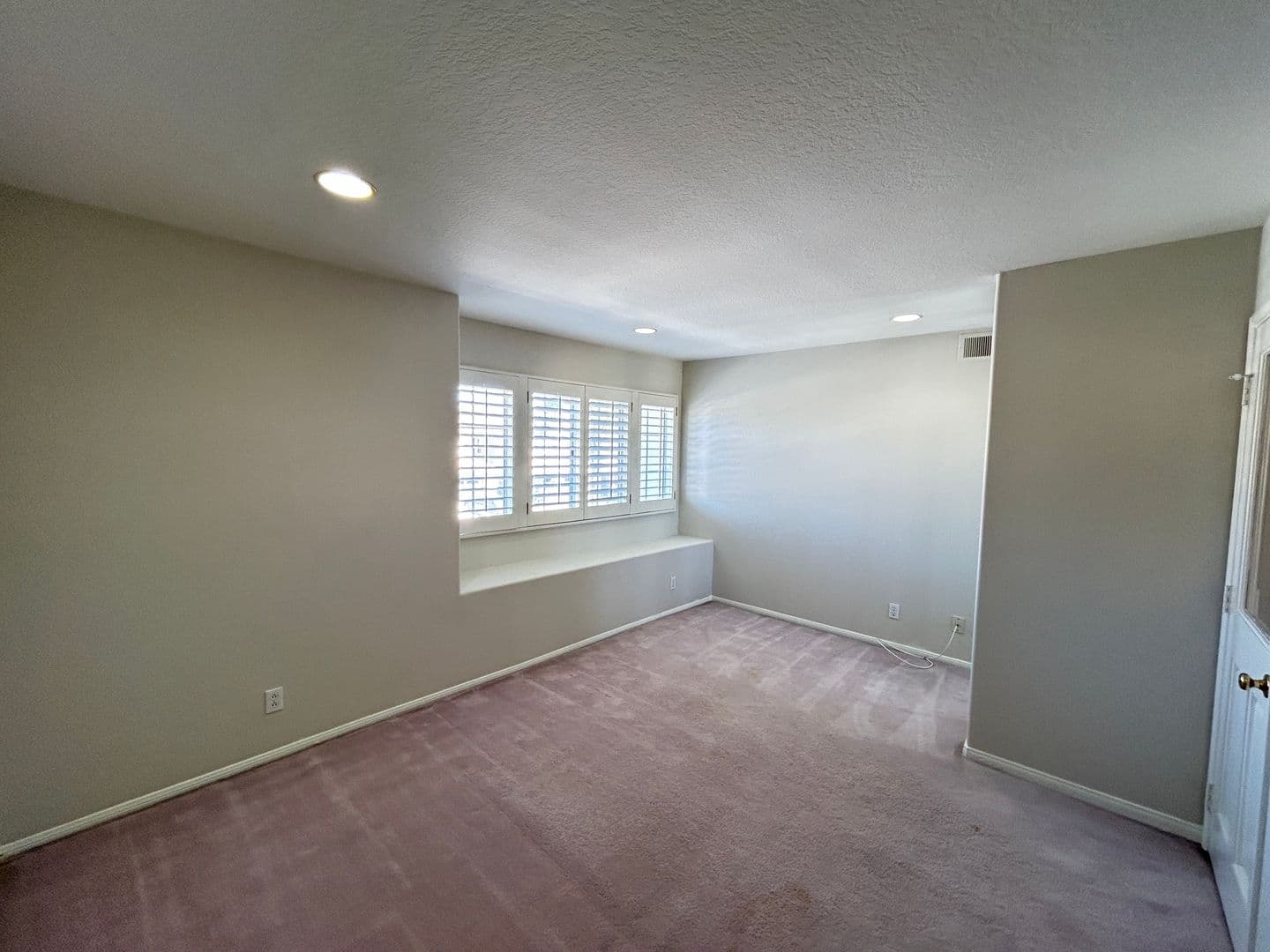 Orange House: 8132 E Hillsdale Drive