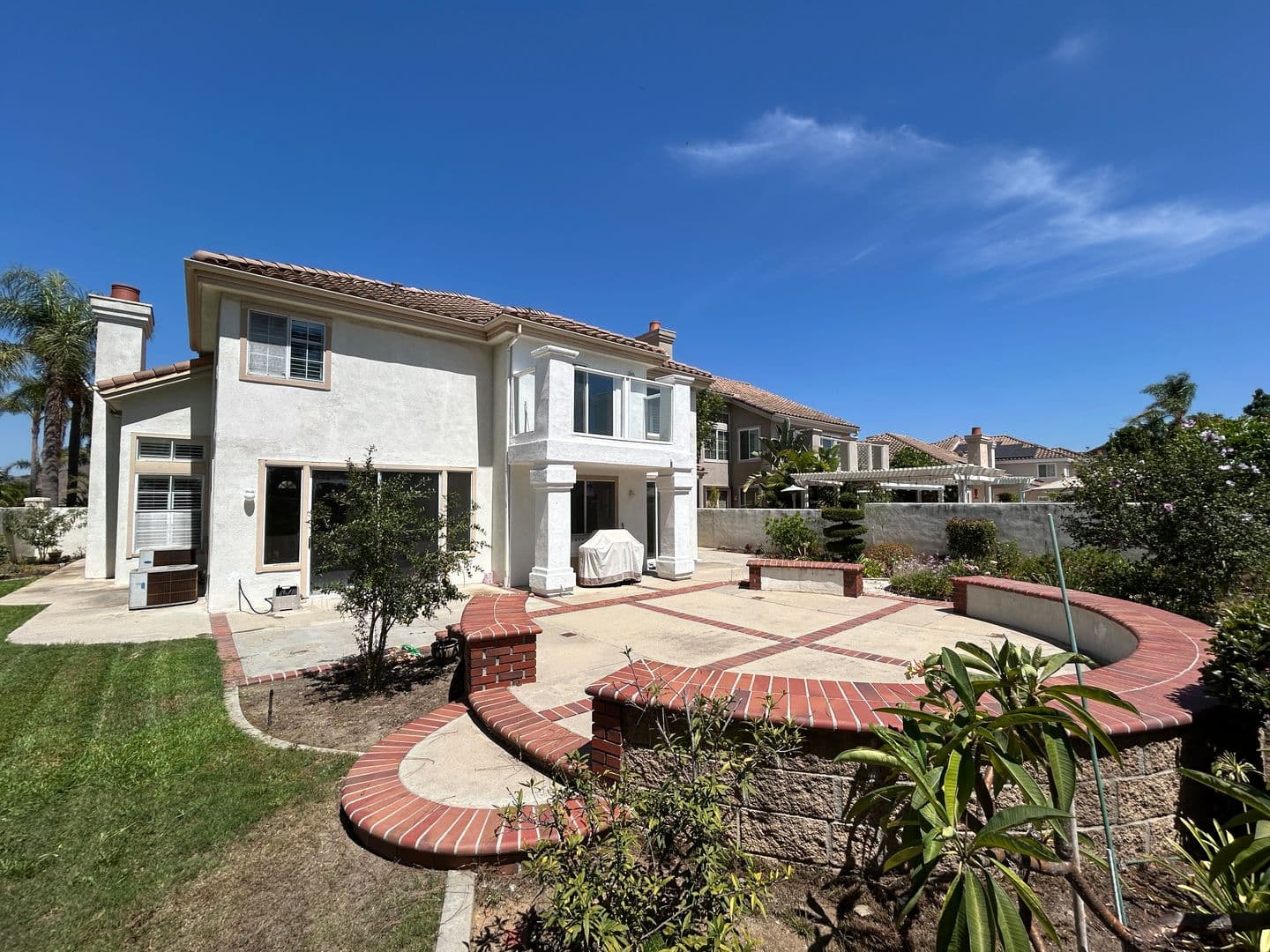 Orange House: 8132 E Hillsdale Drive