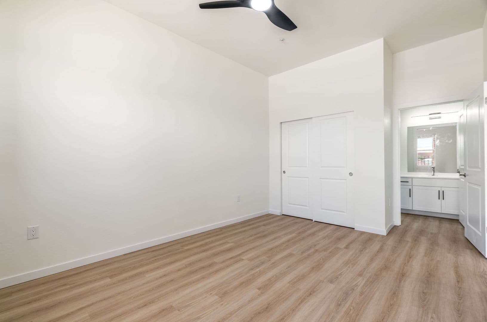 Albuquerque Apartment: 2211 Rio Grande Blvd NW