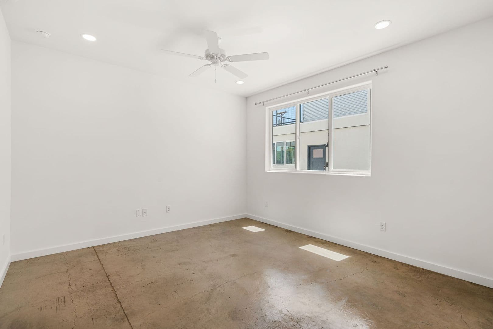 Albuquerque Apartment: 140 Jefferson Street SE