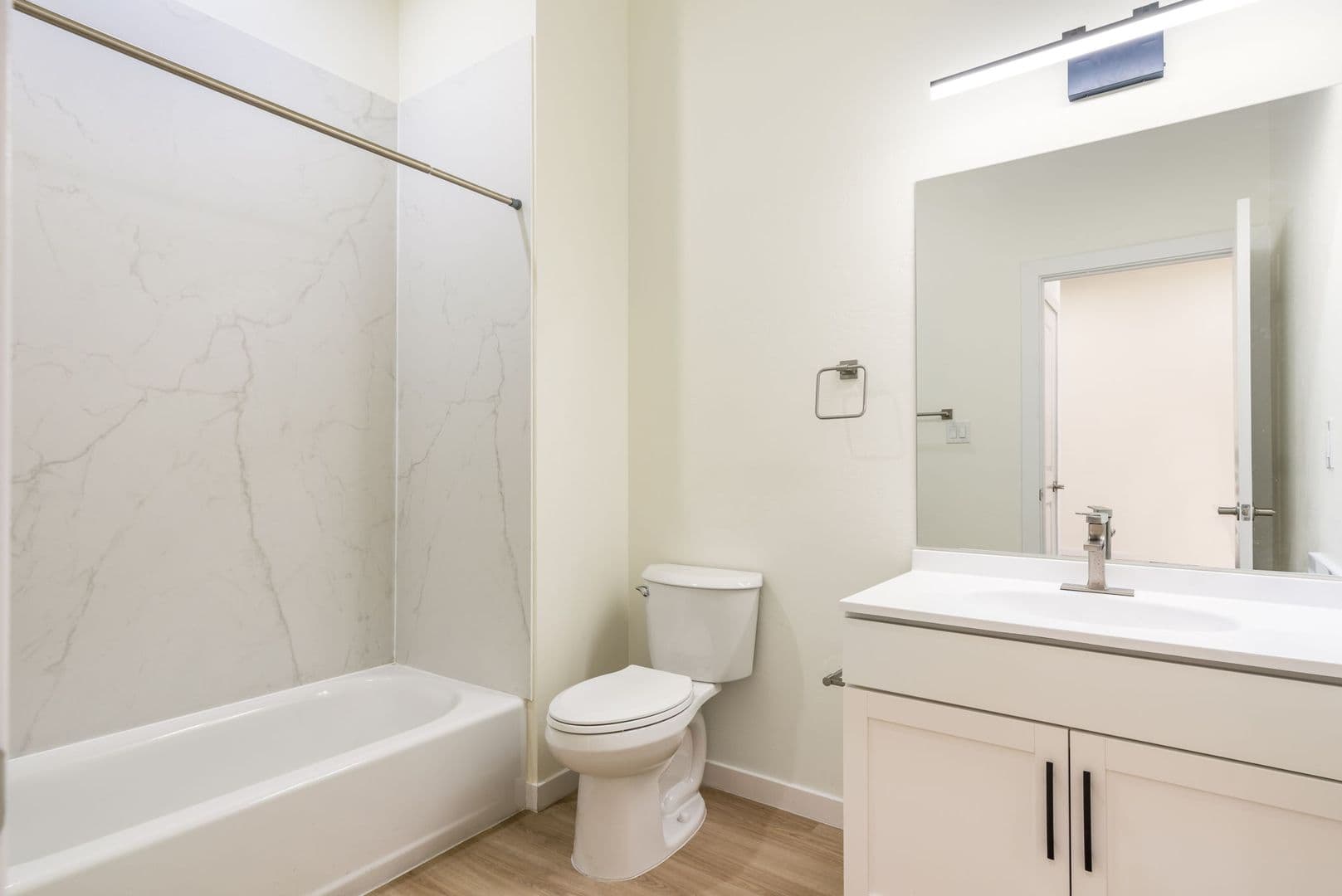 Albuquerque Apartment: 2211 Rio Grande Blvd NW