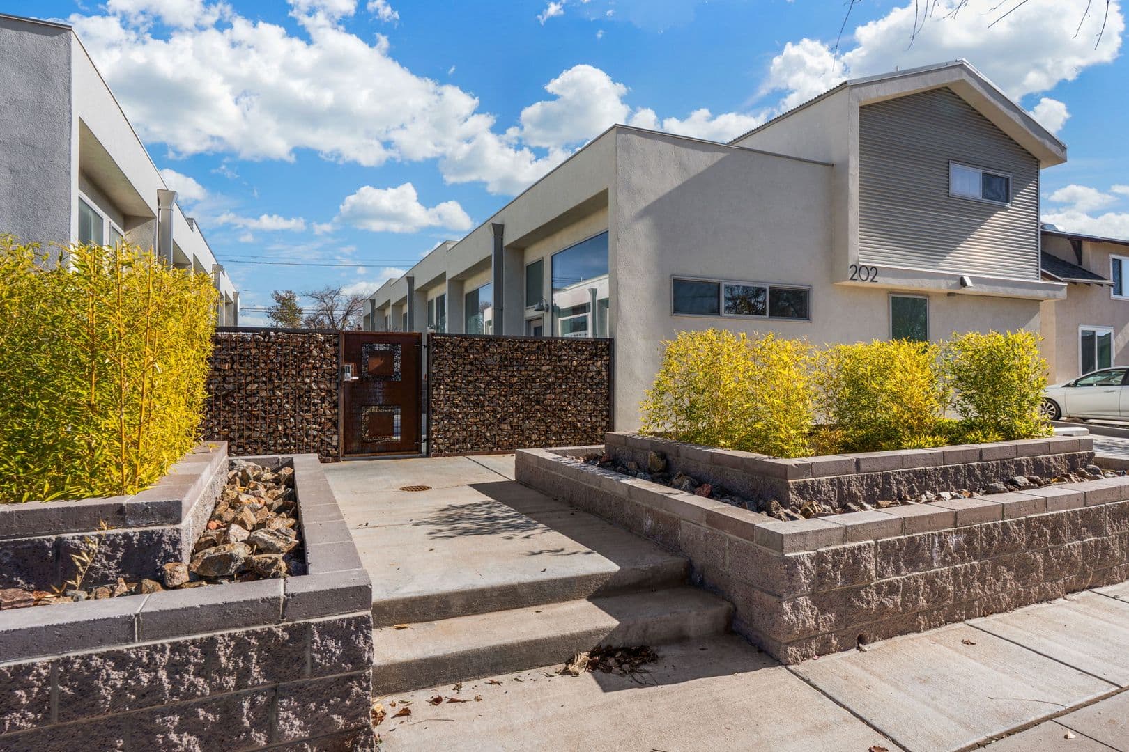 Albuquerque Apartment: 200 Cornell SE