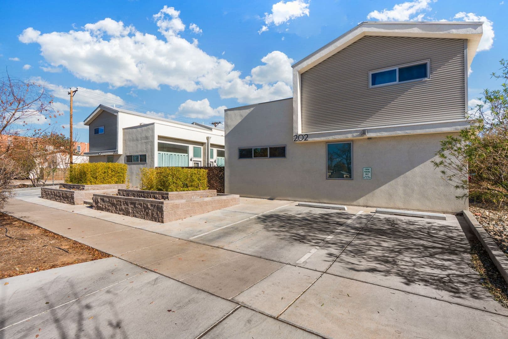 Albuquerque Apartment: 200 Cornell SE