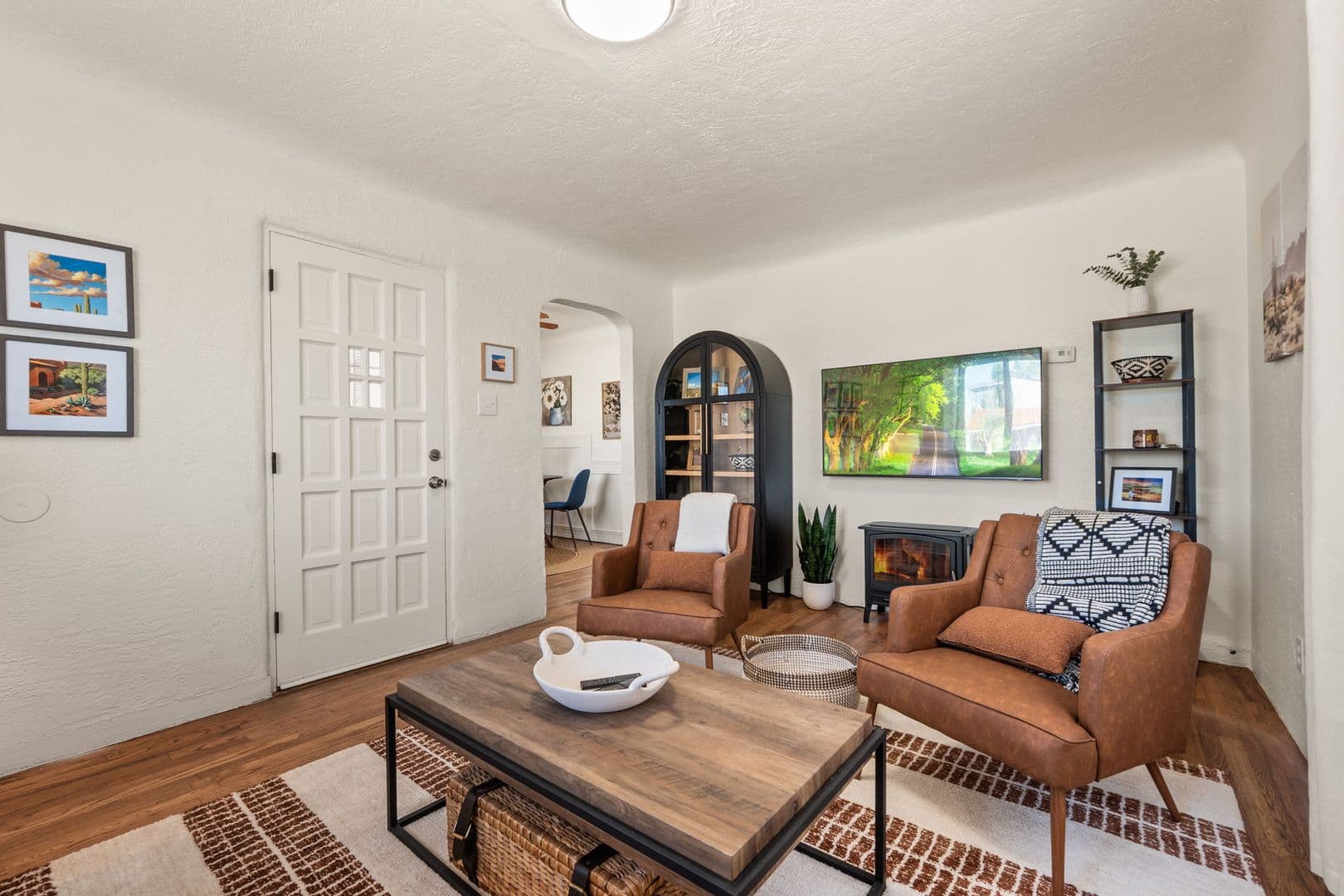 Albuquerque House: 2210 Broadway Blvd NE