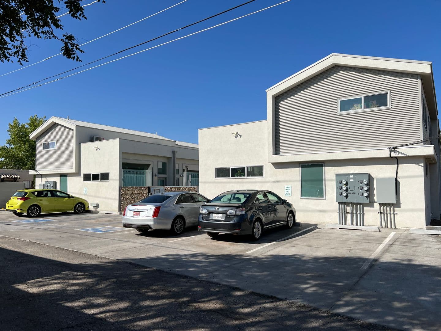 Albuquerque Apartment: 200 Cornell SE