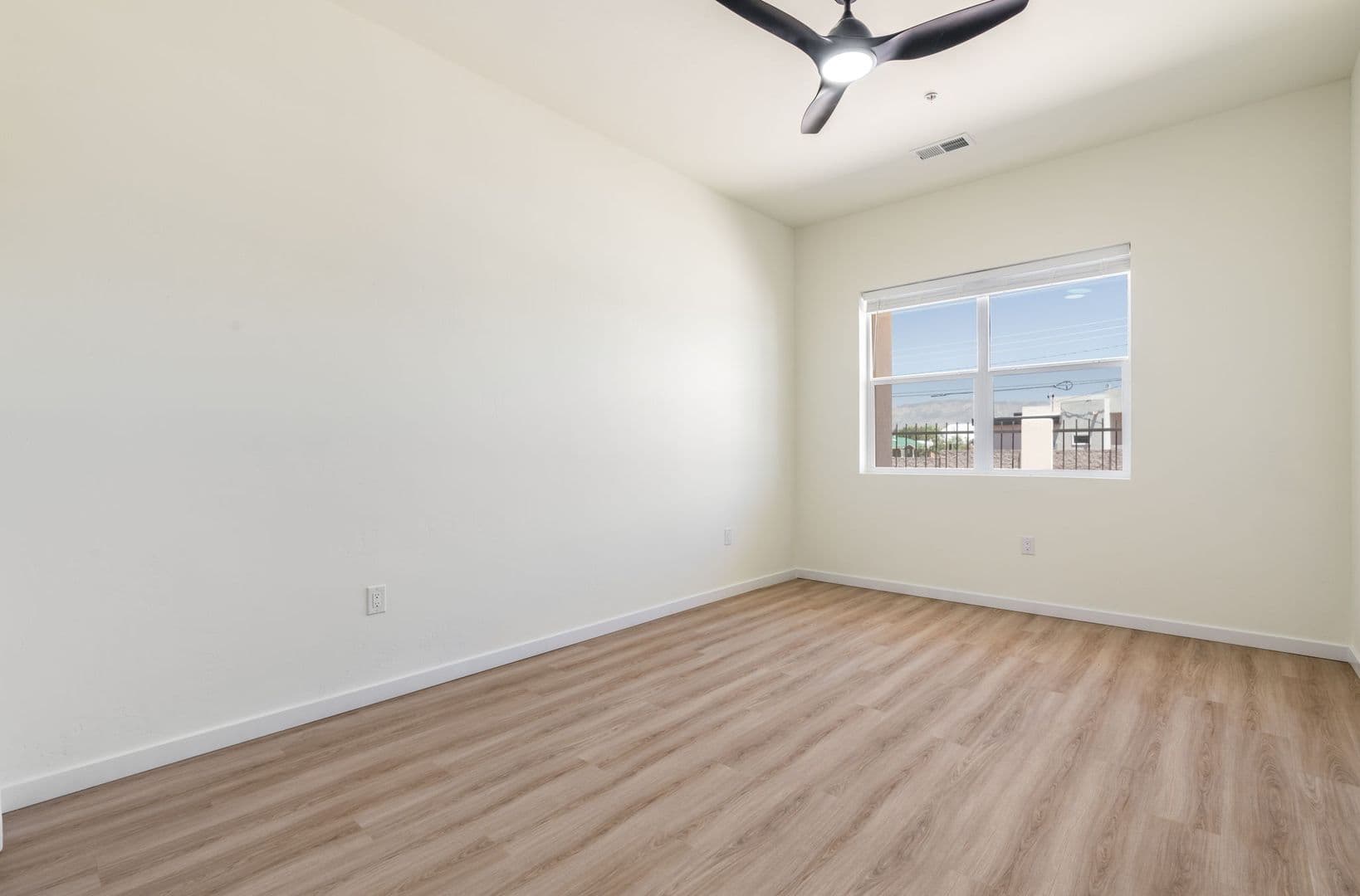 Albuquerque Apartment: 2211 Rio Grande Blvd NW