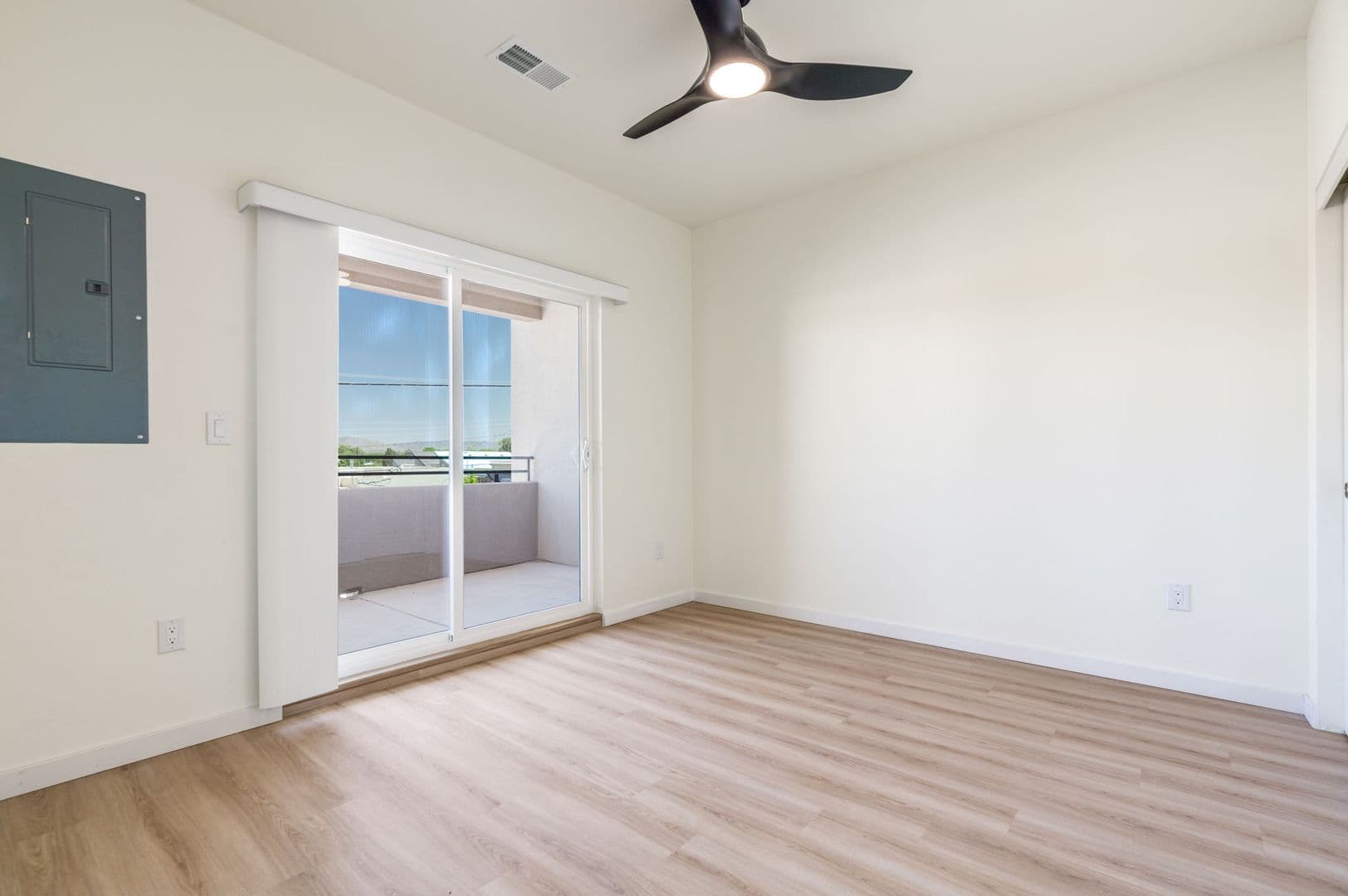 Albuquerque Apartment: 2211 Rio Grande Blvd NW