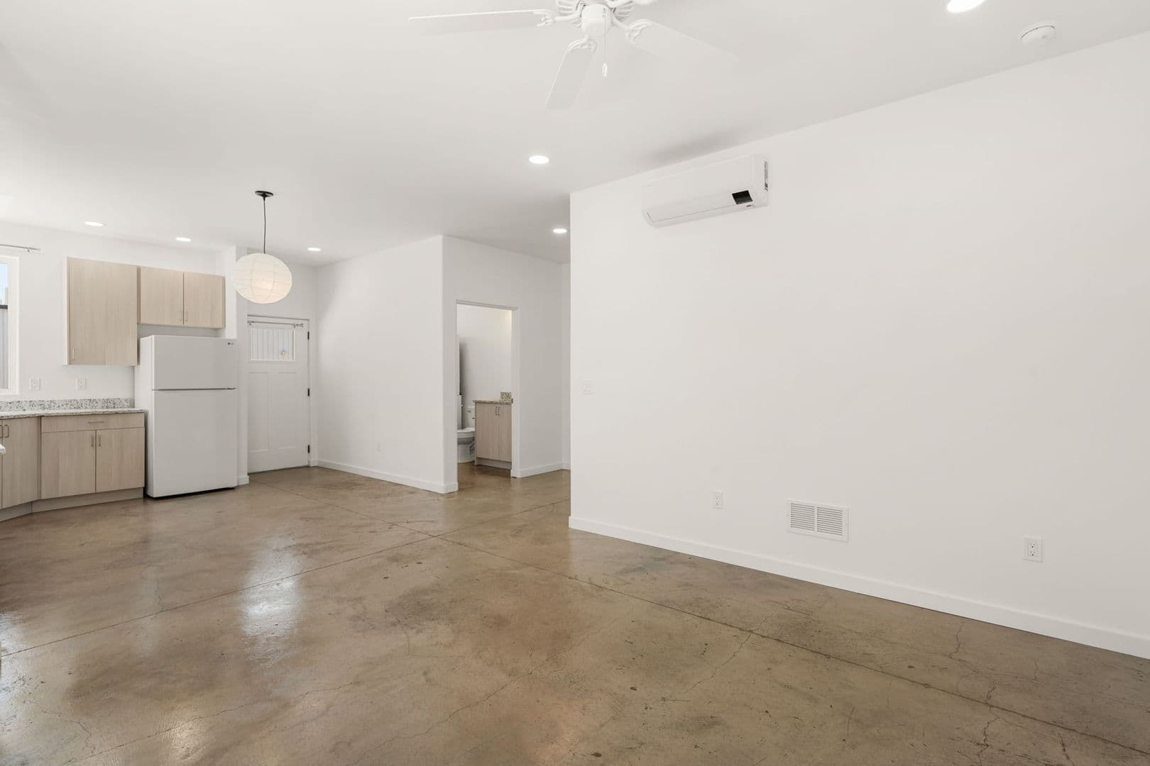Albuquerque Apartment: 140 Jefferson Street SE