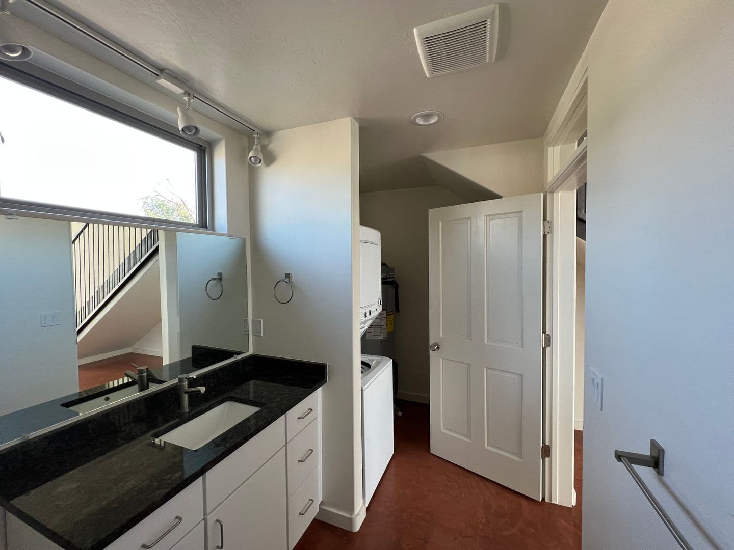 Albuquerque Apartment: 200 Cornell SE