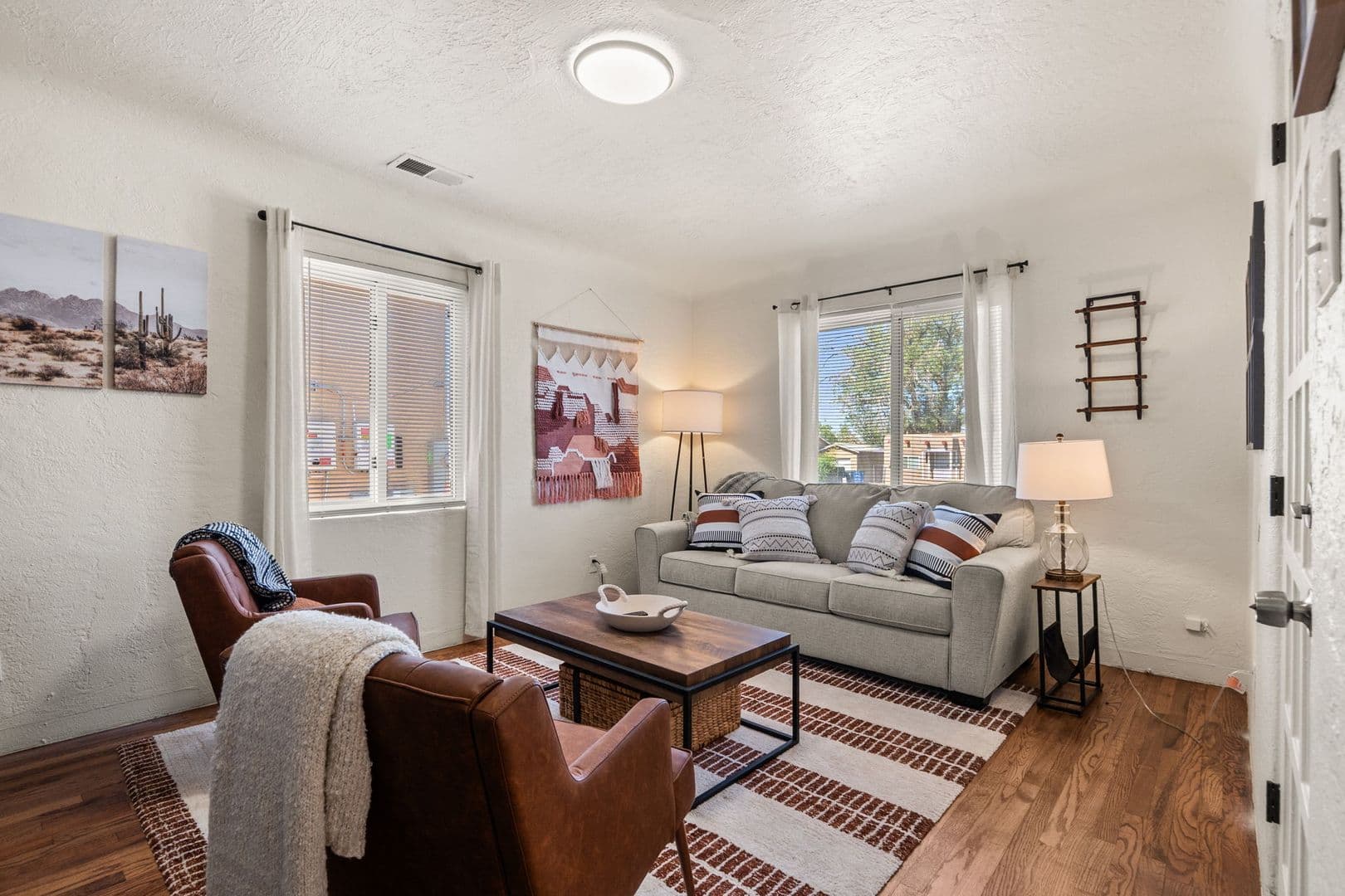 Albuquerque House: 2210 Broadway Blvd NE