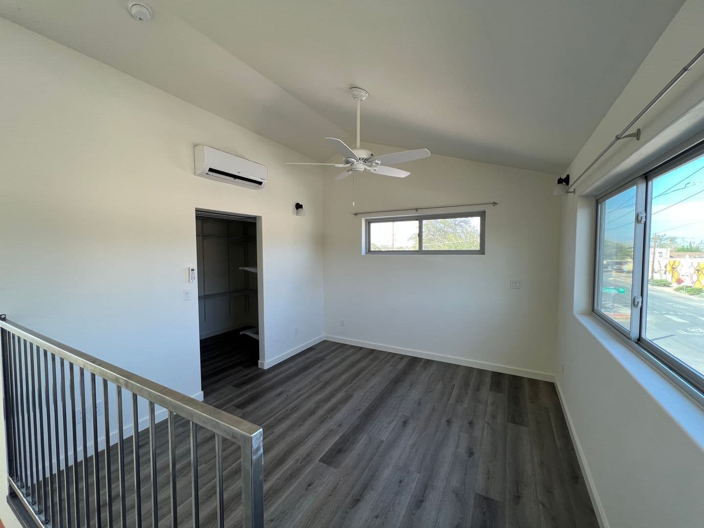 Albuquerque Apartment: 200 Cornell SE