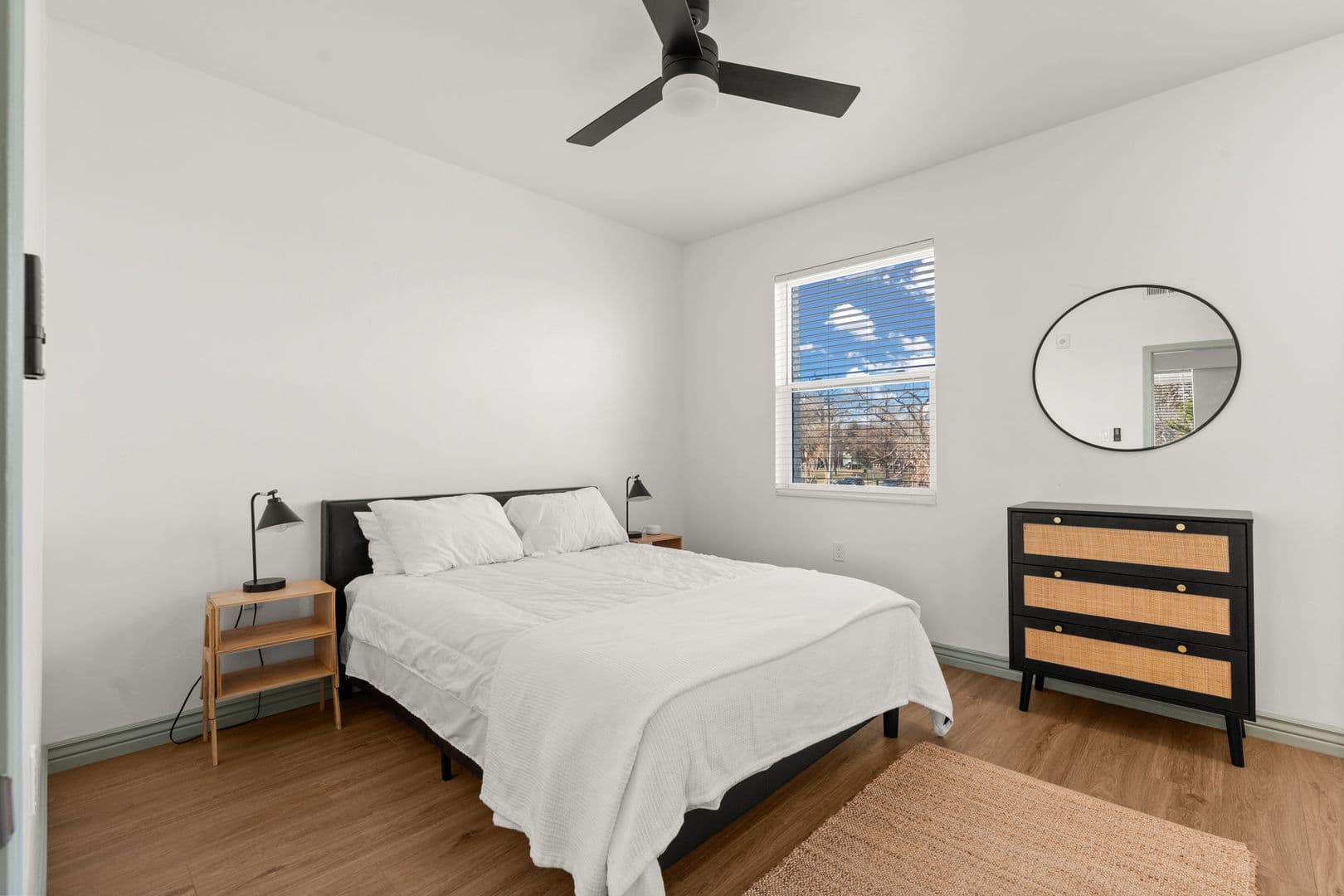 Albuquerque Apartment: 205 7th Street NW