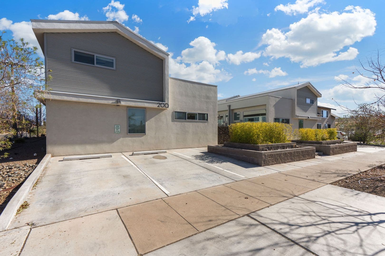 Albuquerque Apartment: 200 Cornell SE