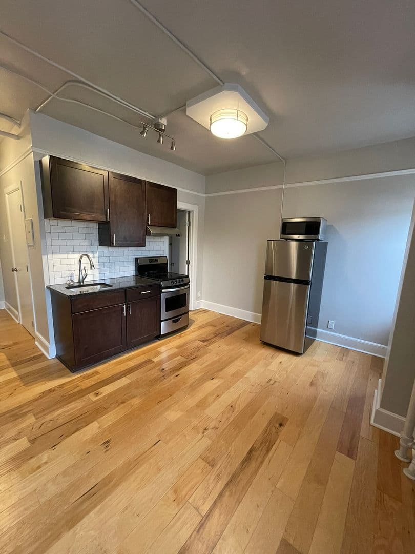 Ames Apartment: 301 Main Street
