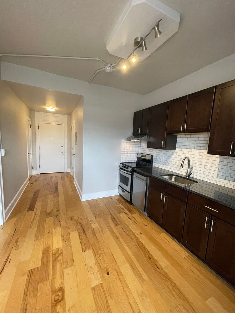 Ames Apartment: 301 Main Street