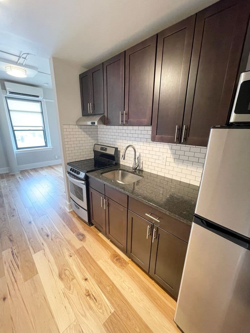 Ames Apartment: 301 Main Street