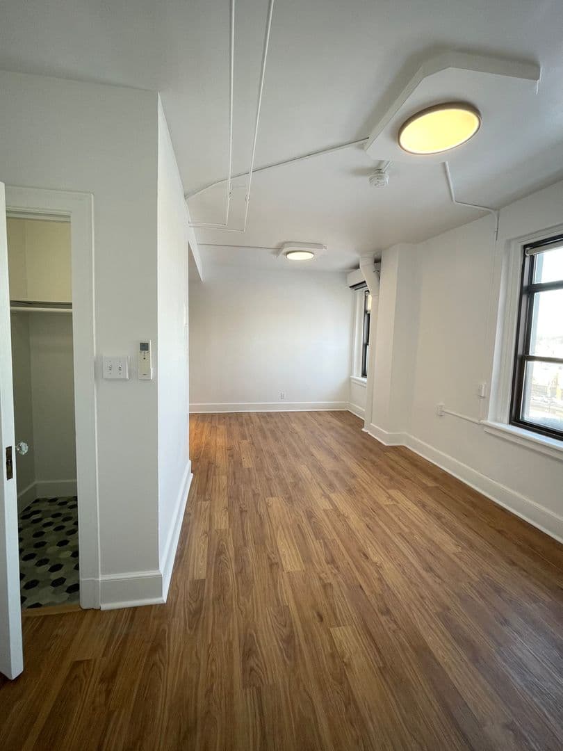 Ames Apartment: 301 Main Street