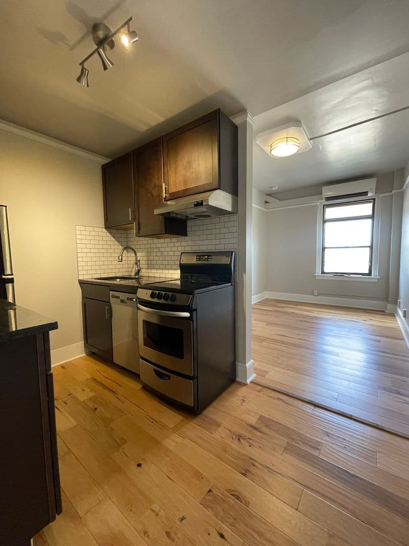 Ames Apartment: 301 Main Street