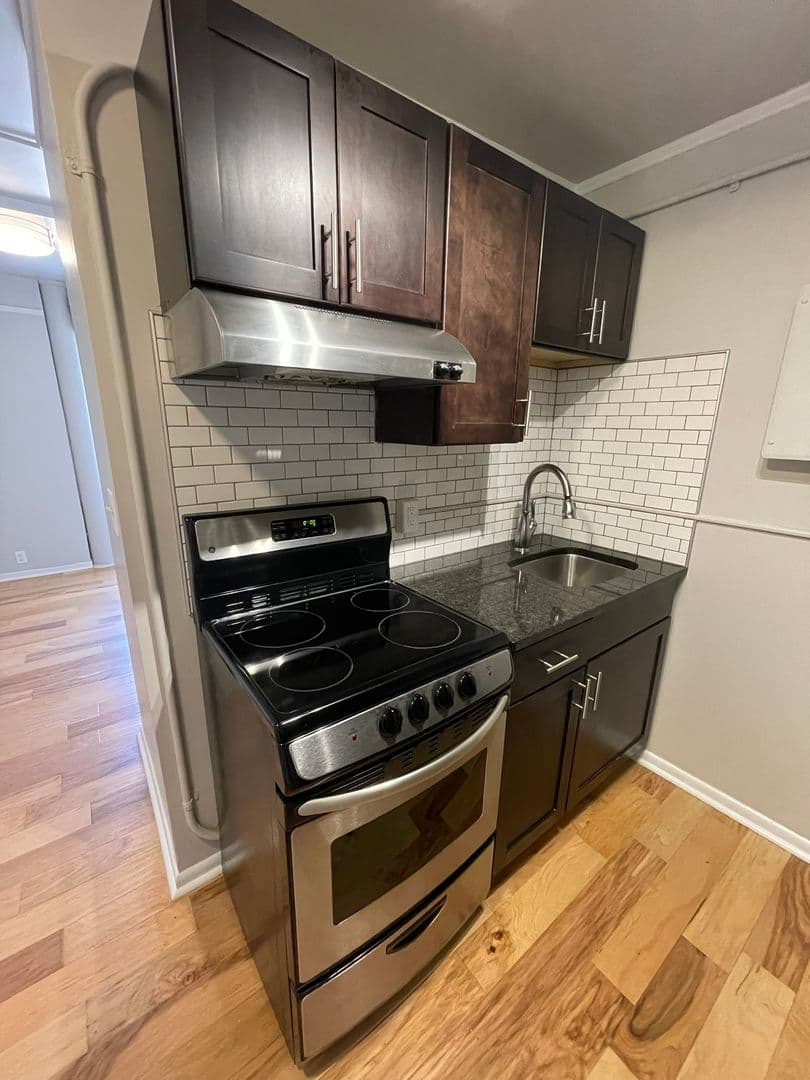 Ames Apartment: 301 Main Street