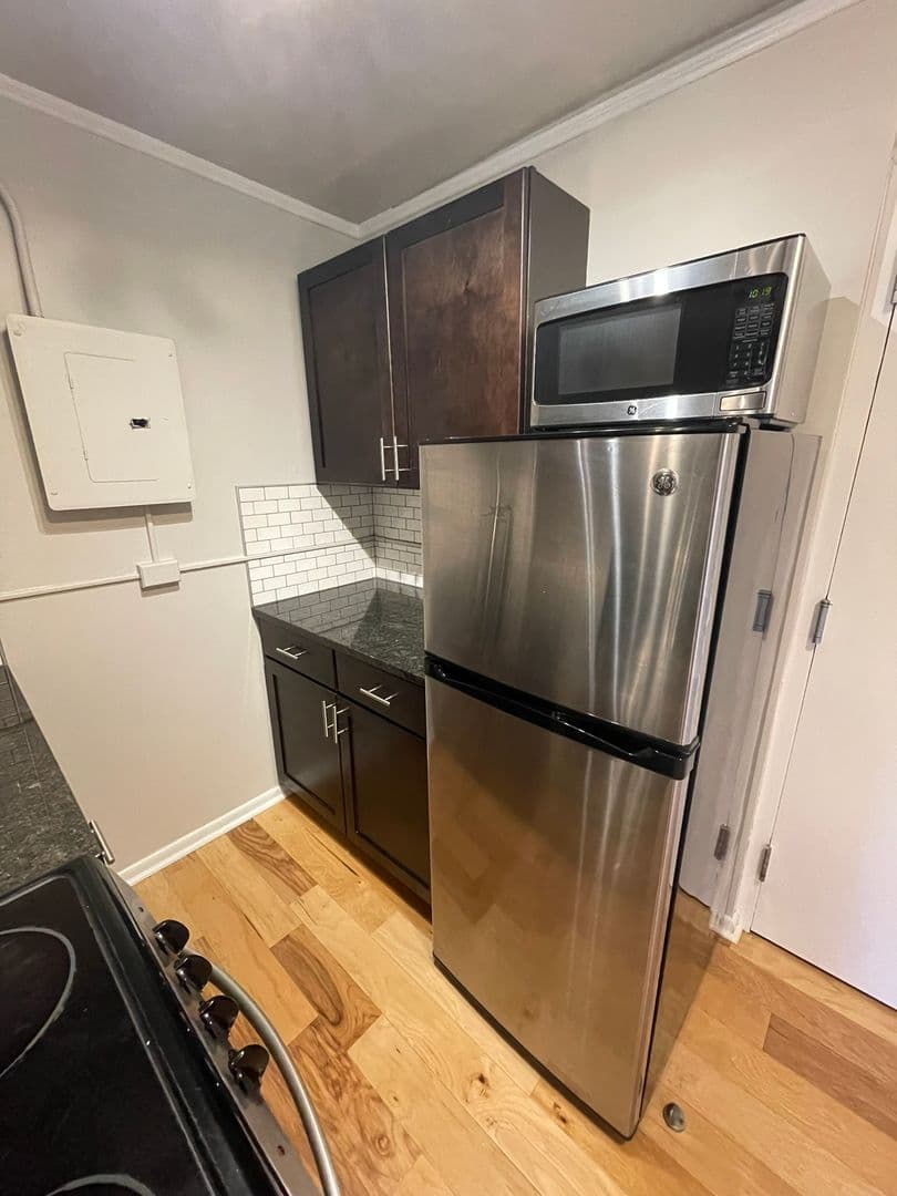 Ames Apartment: 301 Main Street