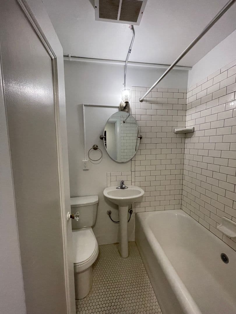 Ames Apartment: 301 Main Street