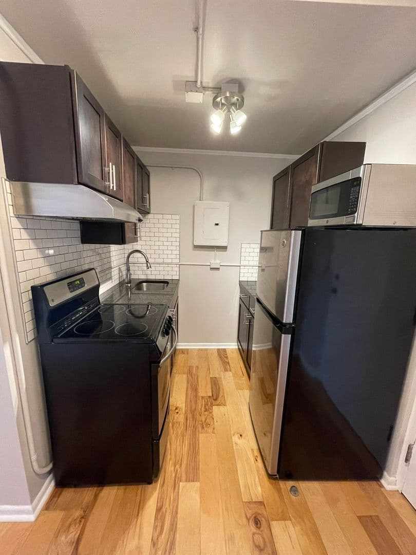 Ames Apartment: 301 Main Street